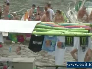 Pubblico sesso festa a yacht club